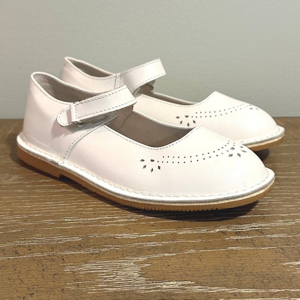 L'AMOUR Antonia Perforated Classic Leather Mary Jane